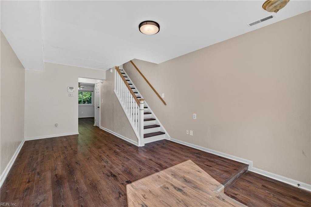 697 Grant Ave - Photo 6 of 31