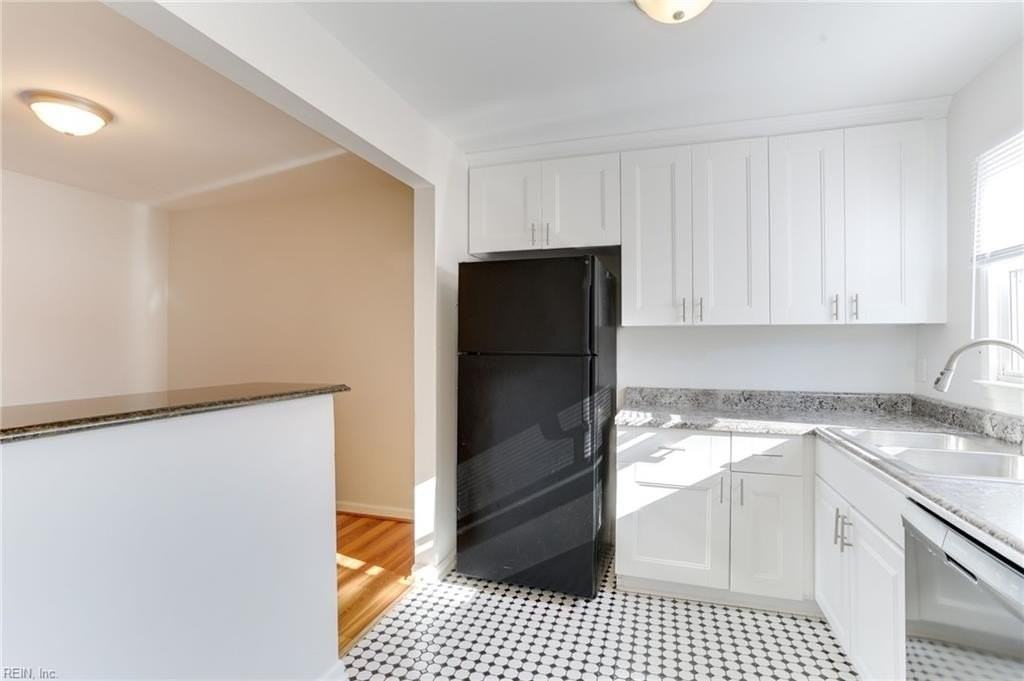 2220 Windom Pl - Photo 4 of 27