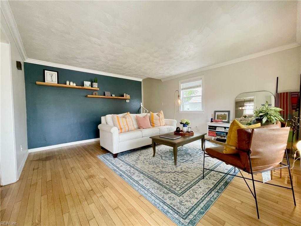1207 Baltic Ave - Photo 5 of 50