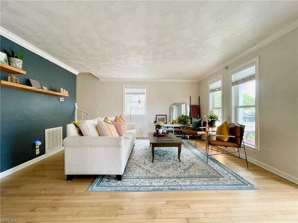 1207 Baltic Ave - Photo 7 of 50
