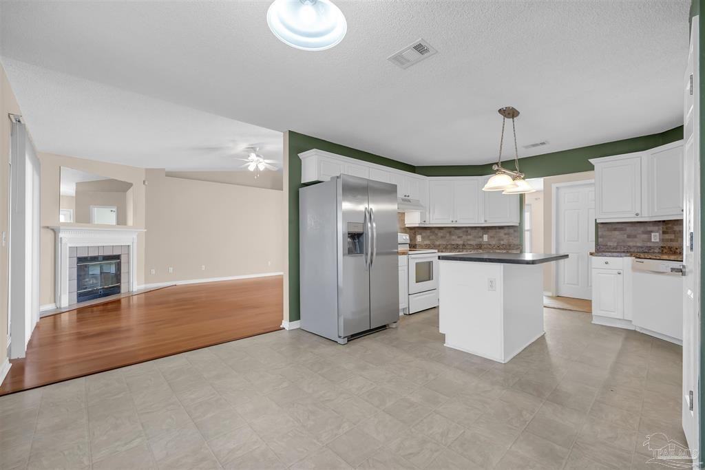 2121 Coral Creek Dr #1 - Photo 4 of 8