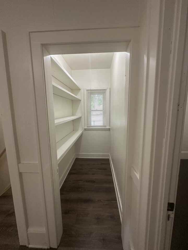 3221 N 38th St #1 - Photo 3 of 10