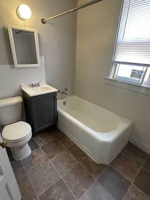 2832 N 16th St #1 - Photo 4 of 10
