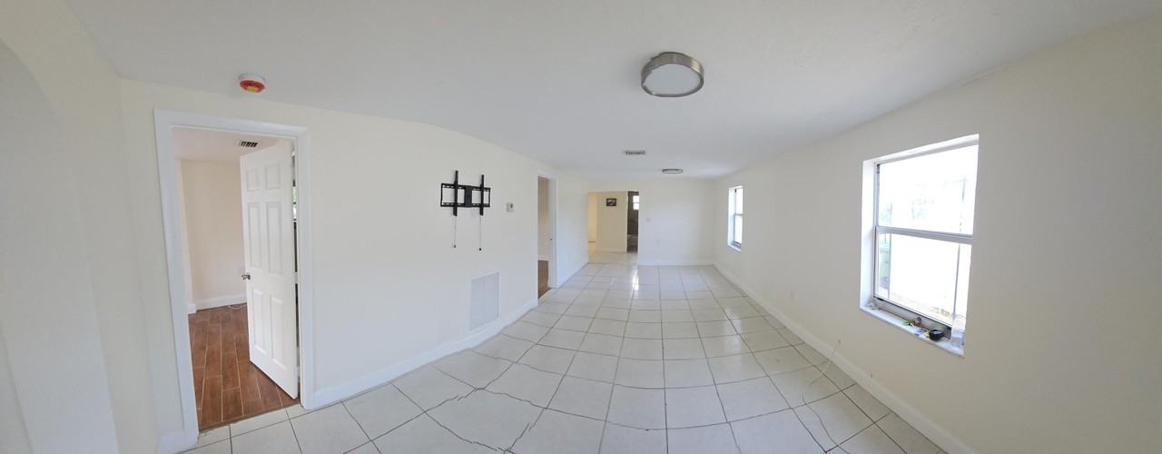 314 Ne 5th St #1 - Photo 3 of 14