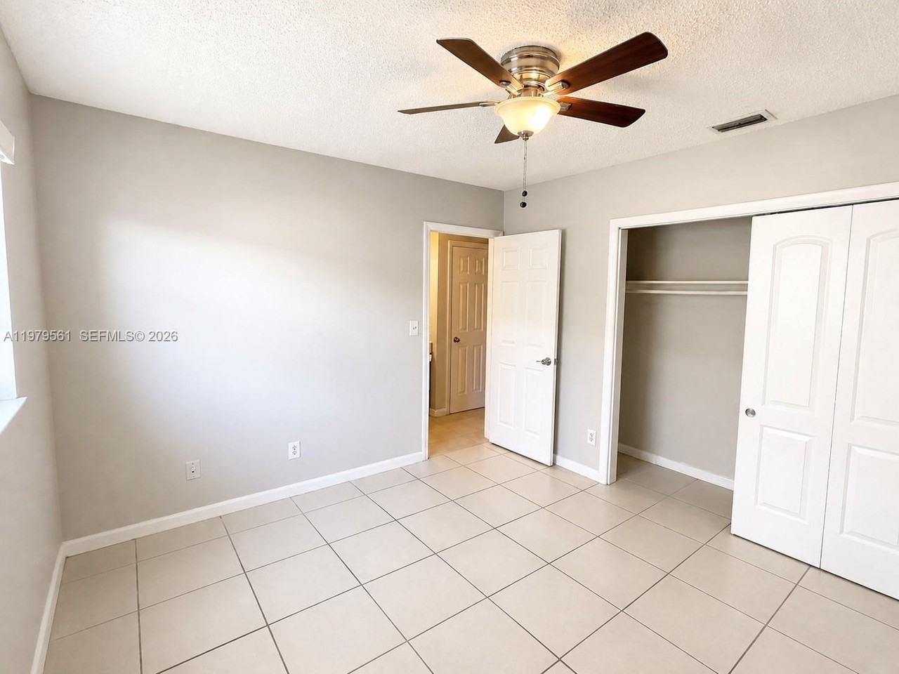 611 Ne 14th Ave #611 - Photo 5 of 7