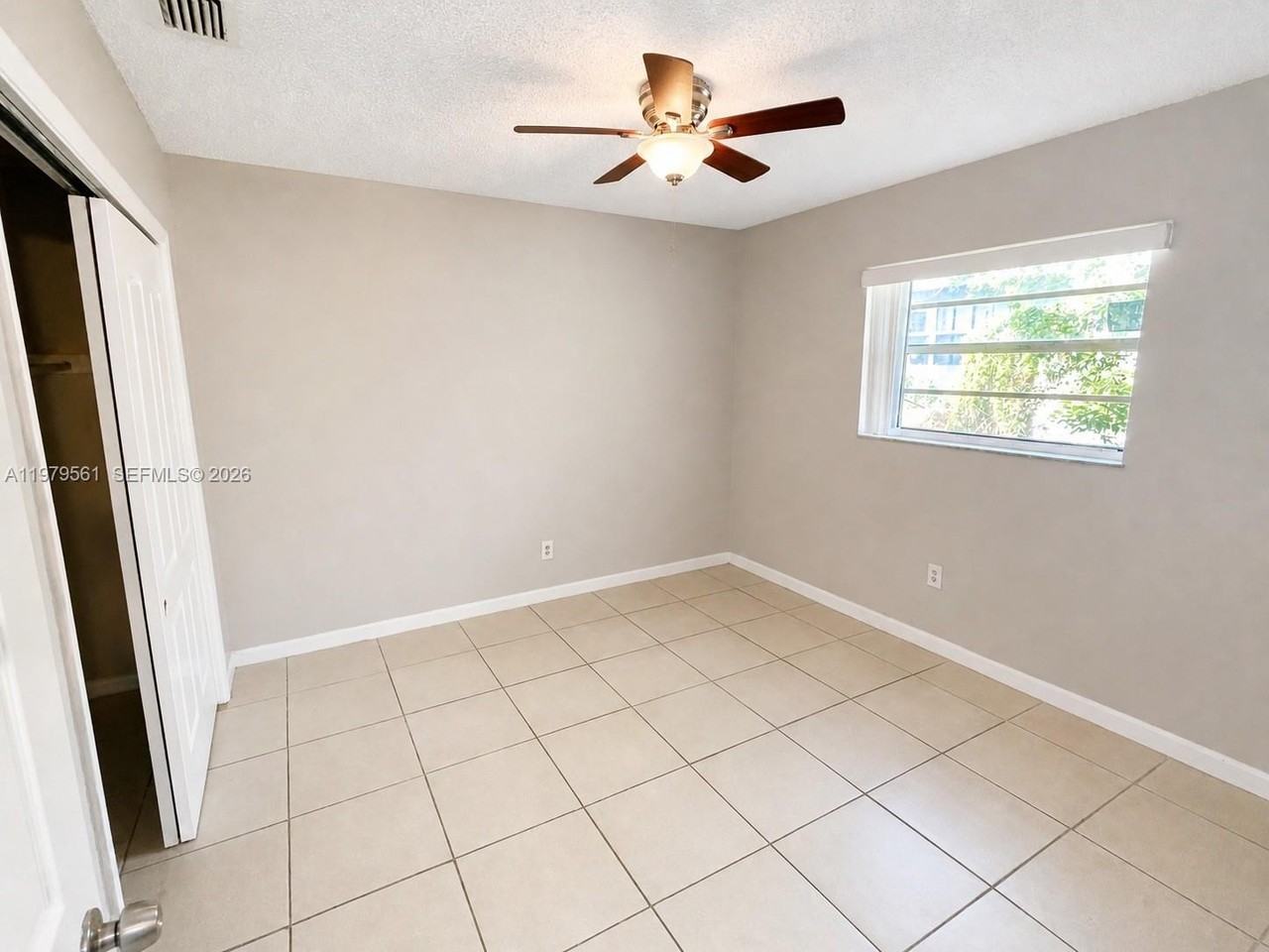 611 Ne 14th Ave #611 - Photo 6 of 7