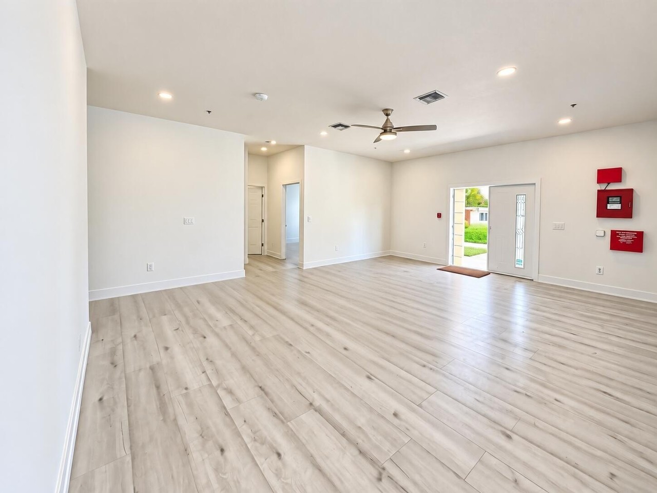 1720 Nw 15th Ter - Photo 3 of 14
