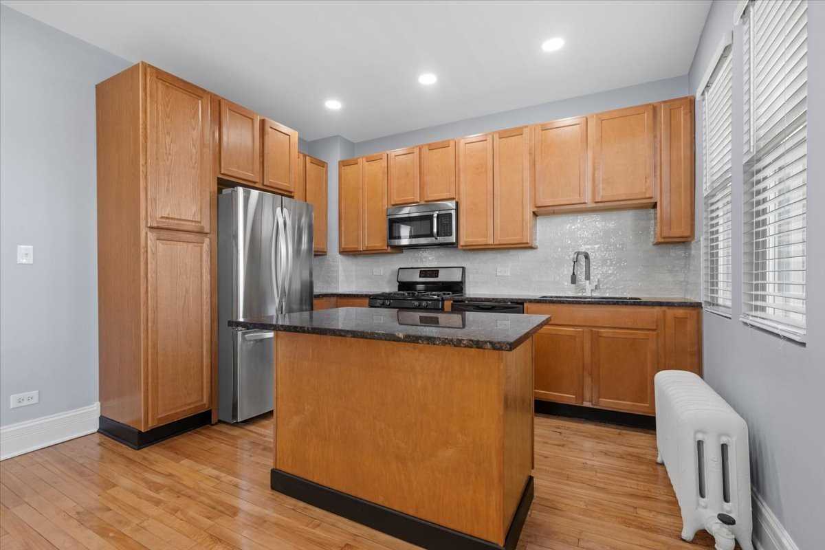 4139 W Leland Ave #2W