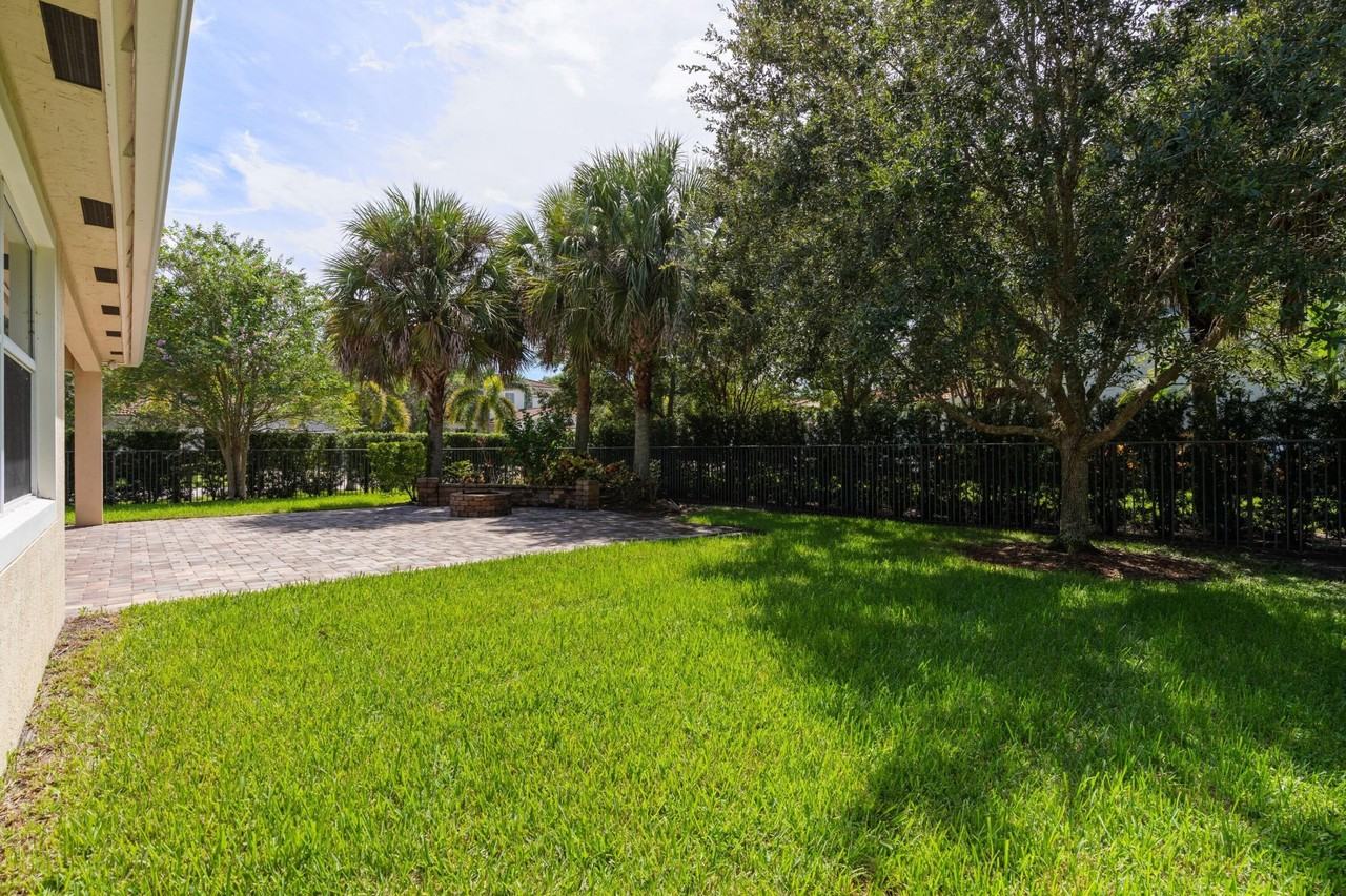 102 Crab Cay Way - Photo 2 of 26