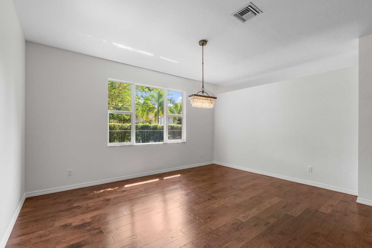 102 Crab Cay Way - Photo 6 of 26