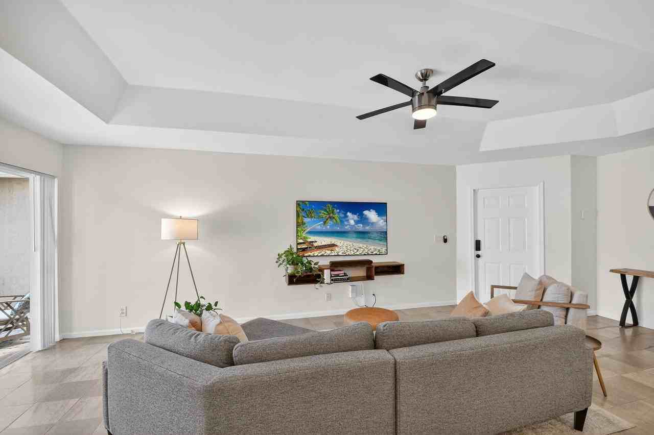 3387 Commodore Ct - Photo 7 of 50