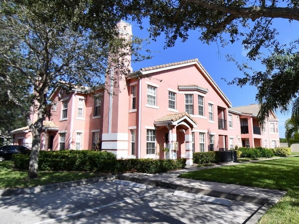 156 Sw Peacock Blvd