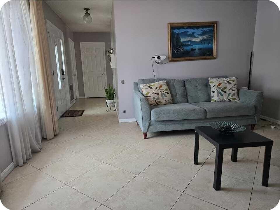 122 Riomar Dr - Photo 4 of 17
