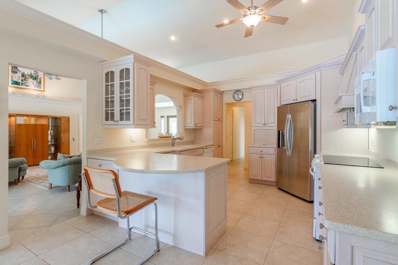 13 Balfour Rd W - Photo 6 of 27
