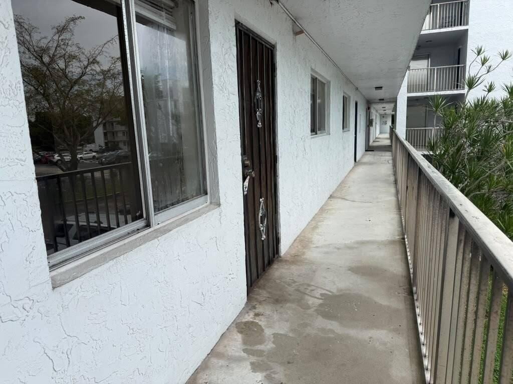 8600 N Sherman Cir #202