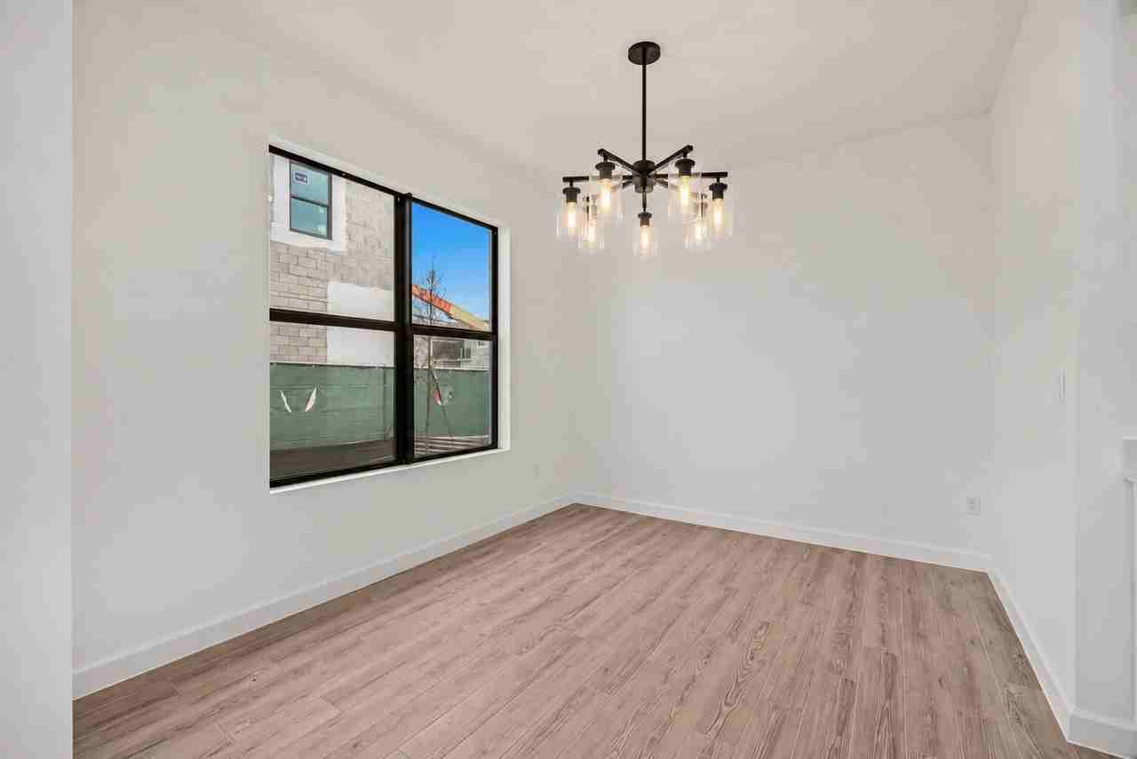 9982 SW TORQUAY Drive - Photo 7 of 29