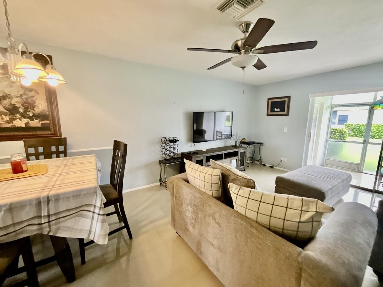 2650 Barkley Dr E #H - Photo 6 of 23