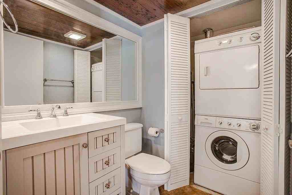 204 2nd Ct - Photo 3 of 6