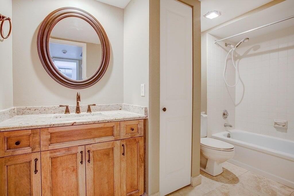 204 2nd Ct - Photo 5 of 6