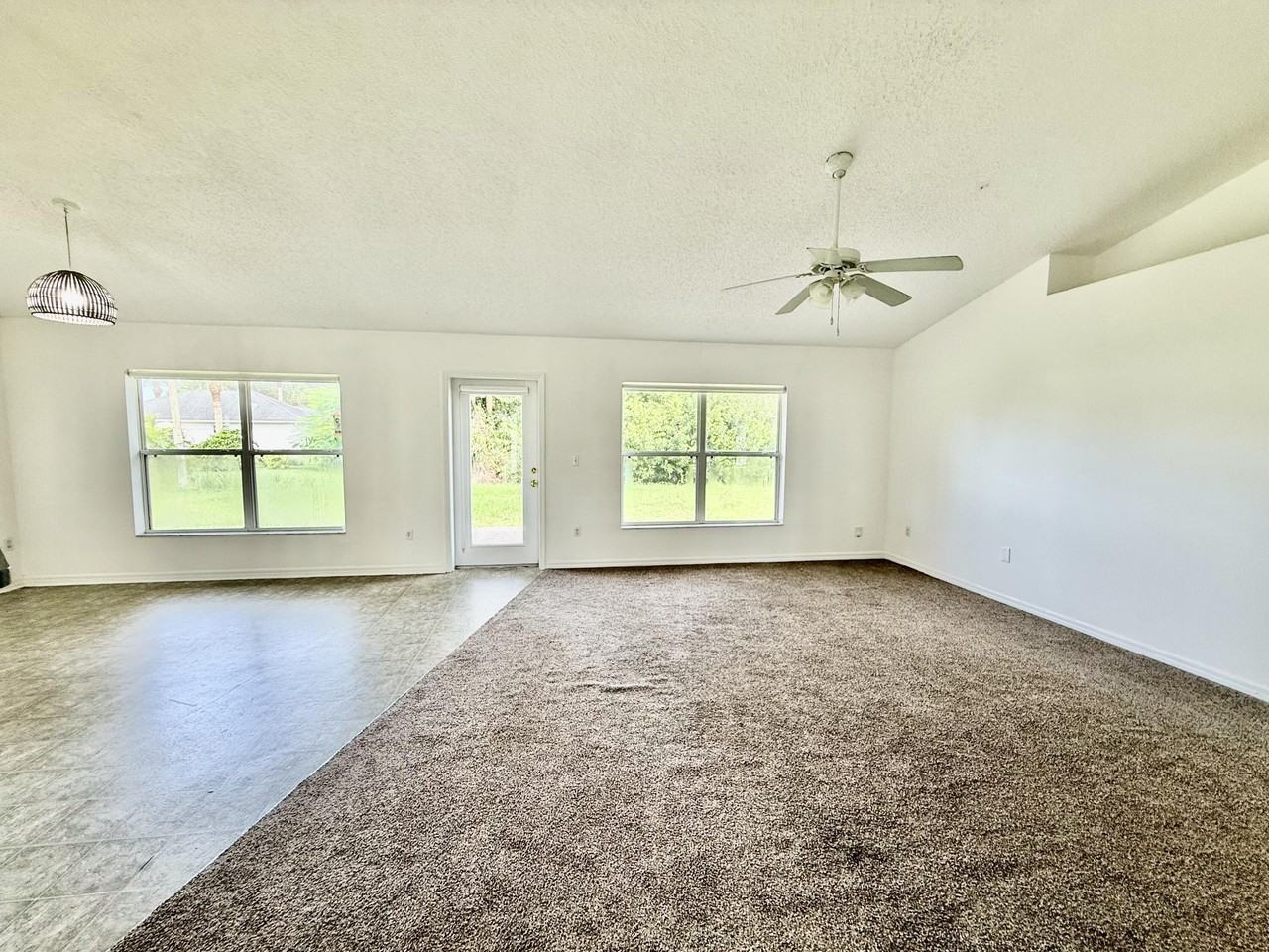 324 Seaside Ter - Photo 5 of 17