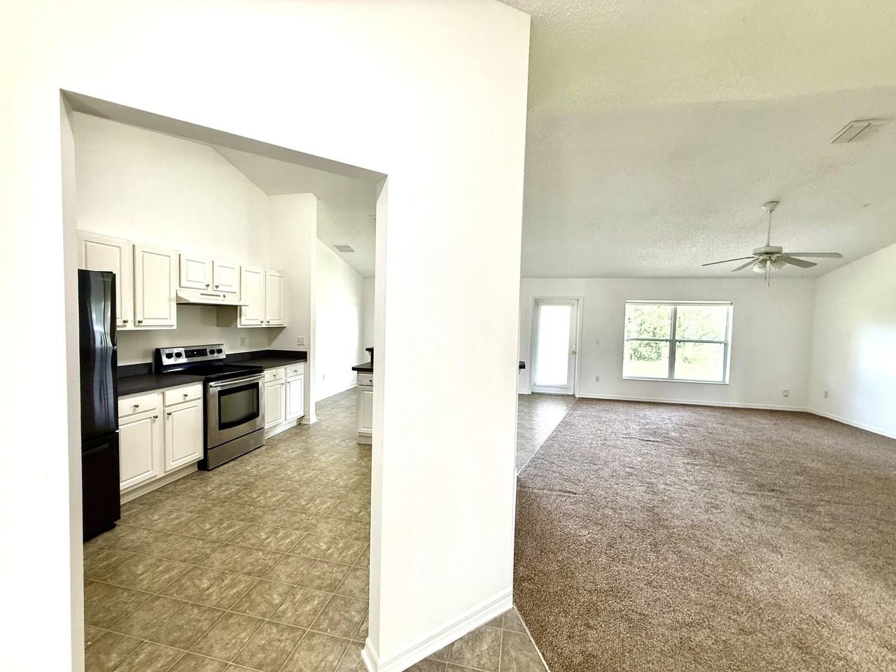 324 Seaside Ter - Photo 7 of 17