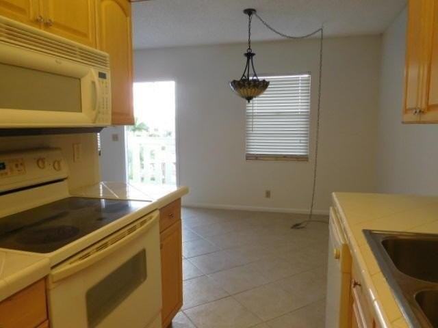 4065 Exeter D #4065 - Photo 5 of 25