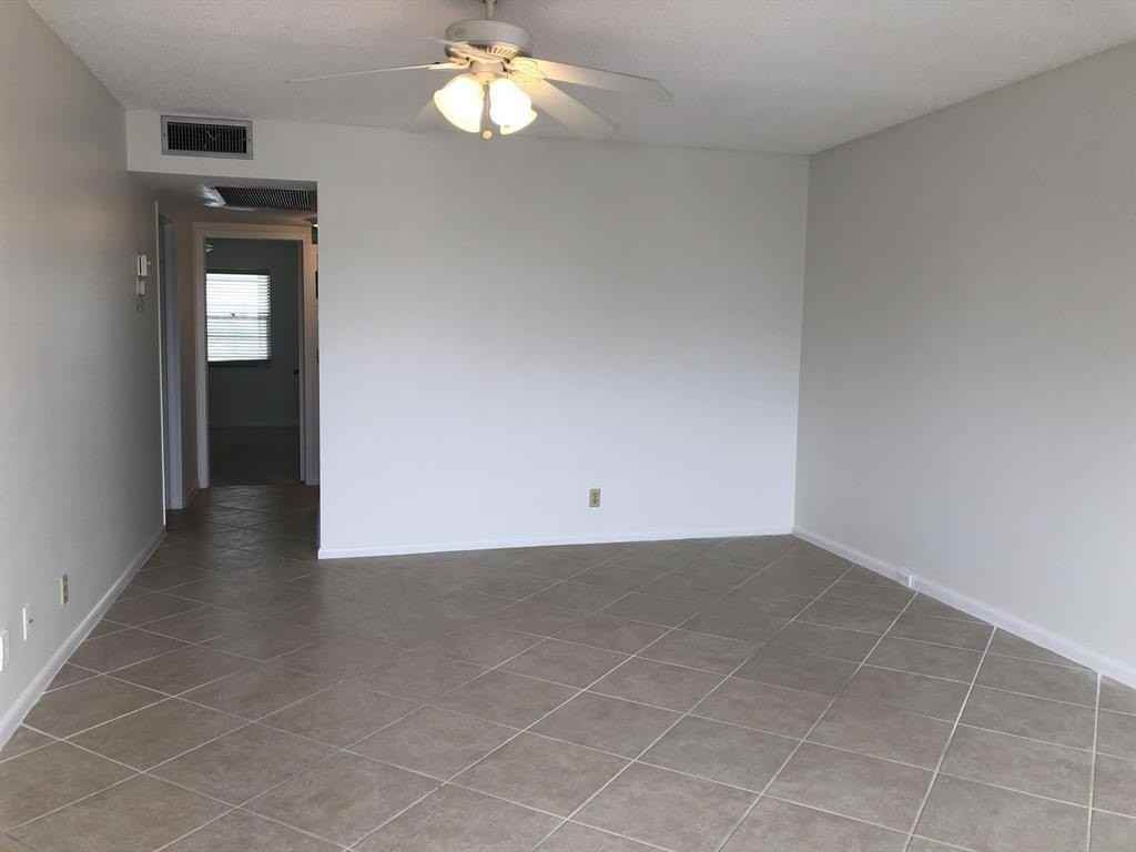 4065 Exeter D #4065 - Photo 7 of 25