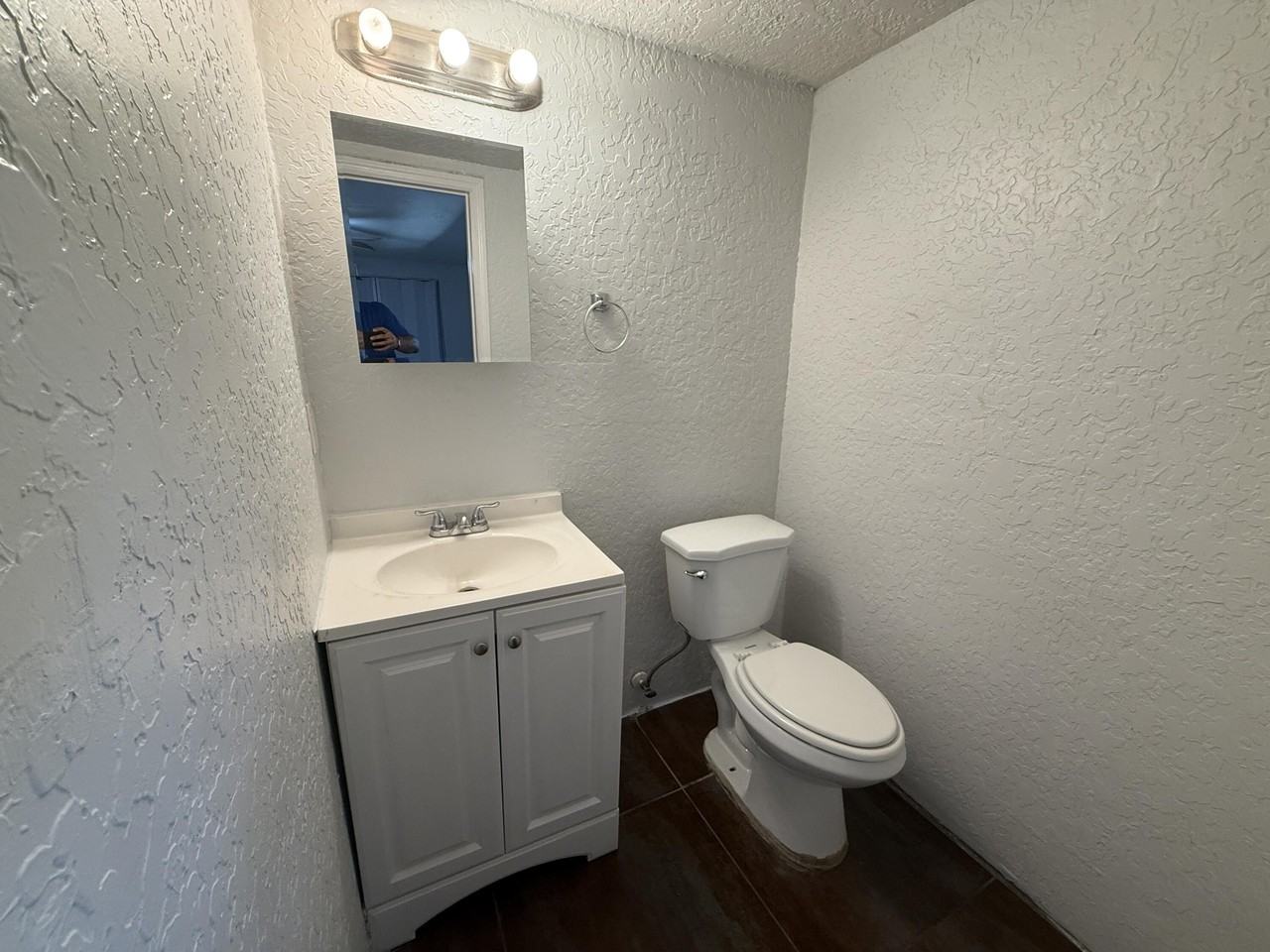 1642 Nw 13th Ct - Photo 3 of 10