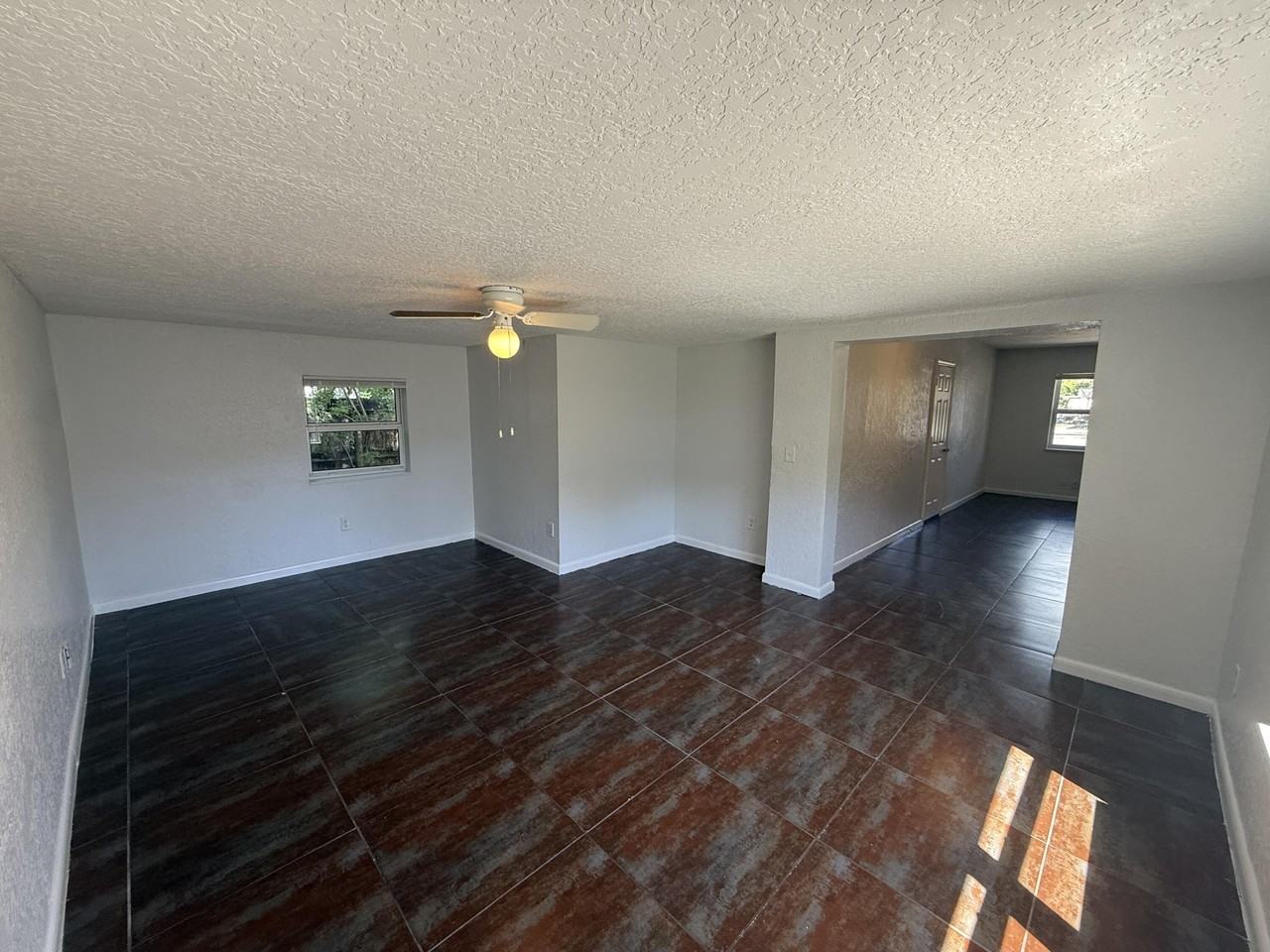 1642 Nw 13th Ct - Photo 5 of 10