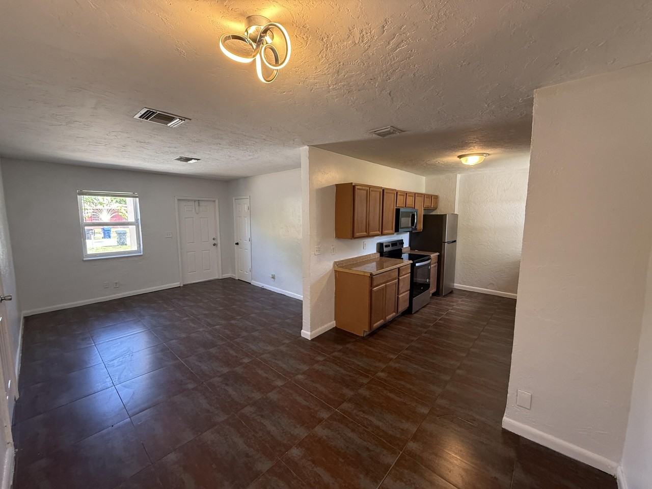 1642 Nw 13th Ct - Photo 7 of 10