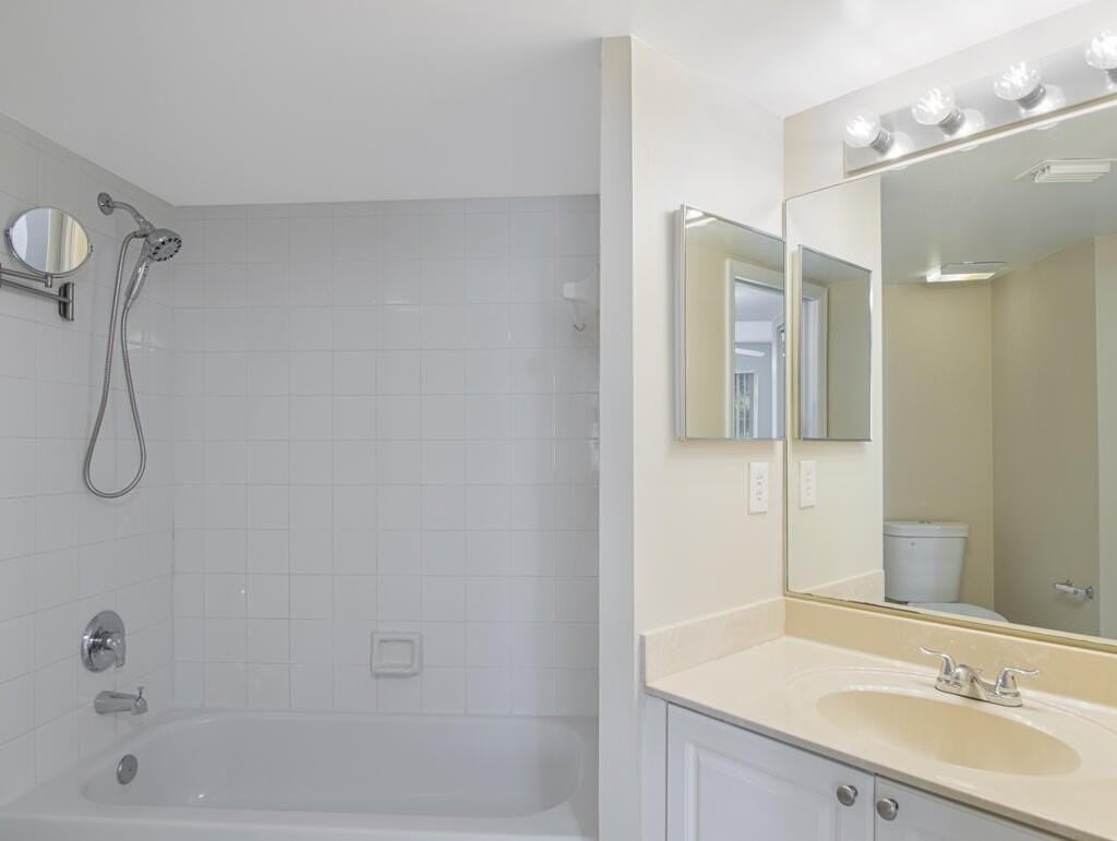 100 Crestwood Ct N #109 - Photo 4 of 21