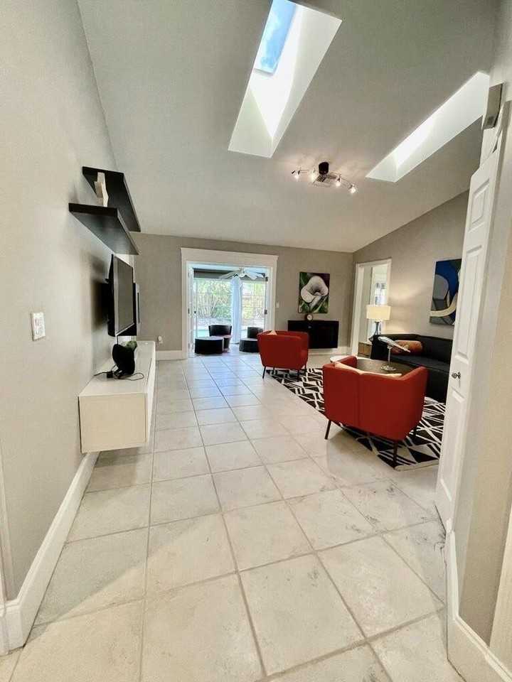 1259 Denlow Ln - Photo 5 of 50