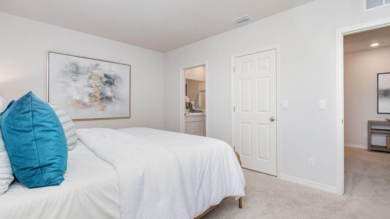 12777 Sw Forli Way - Photo 7 of 17