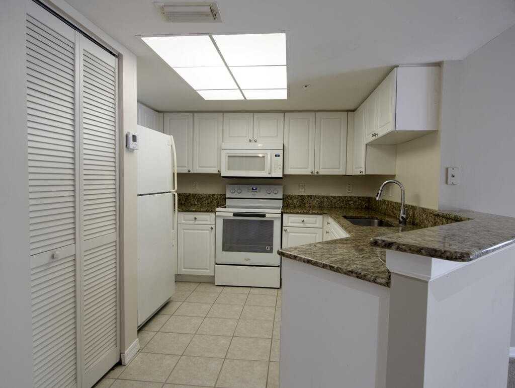 500 Crestwood Ct N #506 - Photo 3 of 19