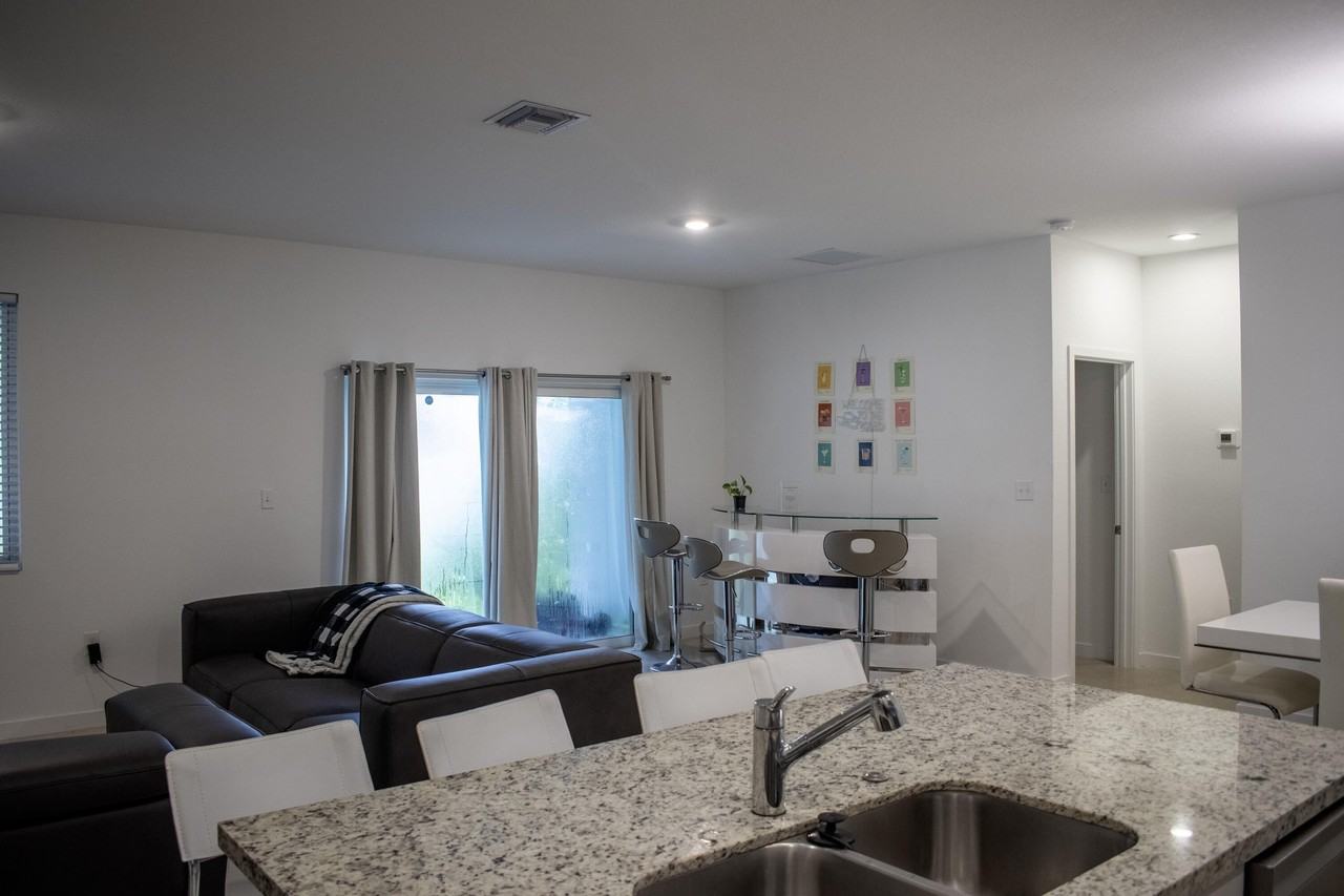 108 Nw 31st Ave - Photo 5 of 14
