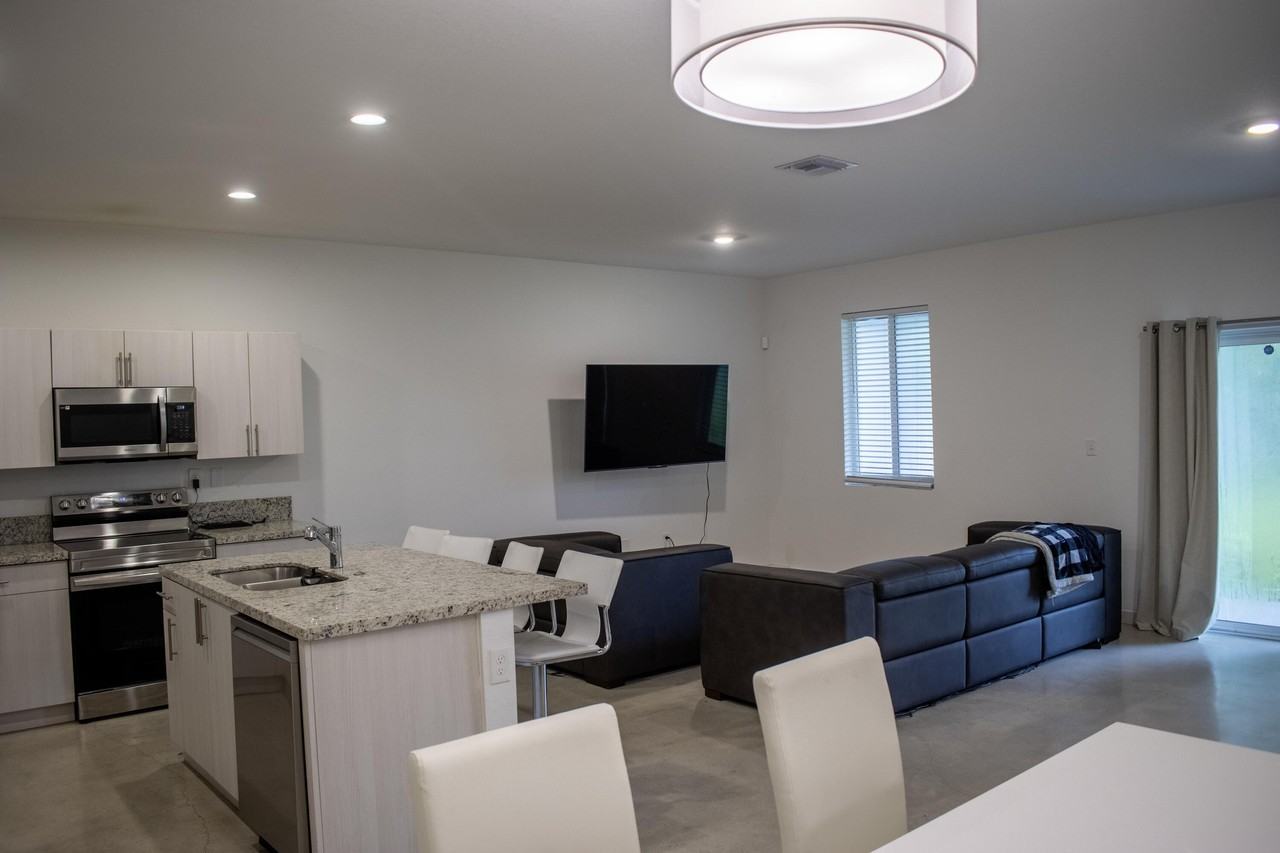 108 Nw 31st Ave - Photo 6 of 14