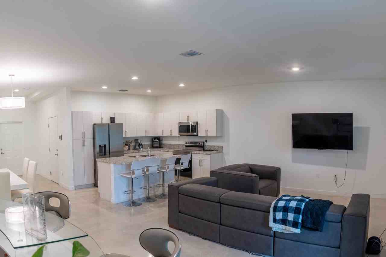 108 Nw 31st Ave - Photo 7 of 14