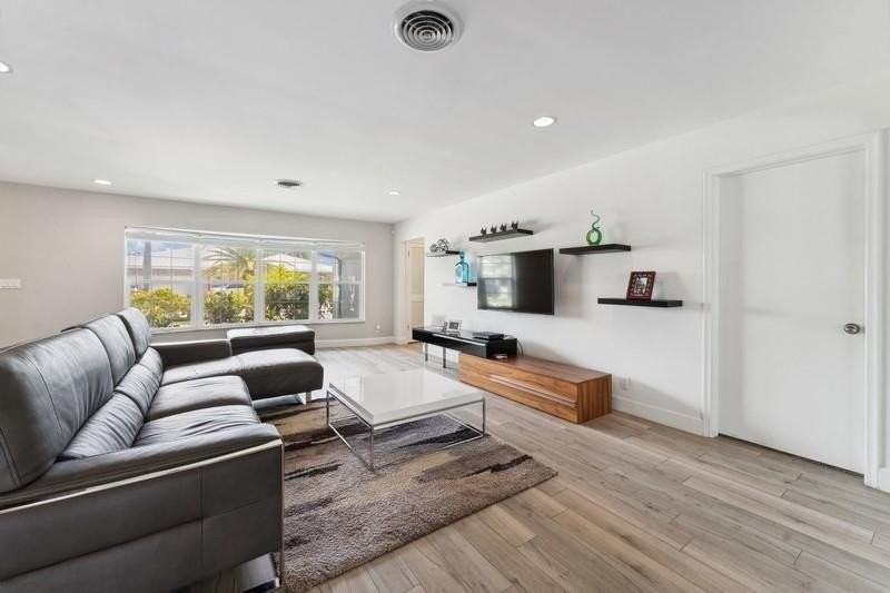 13 Little Harbor Way - Photo 6 of 32