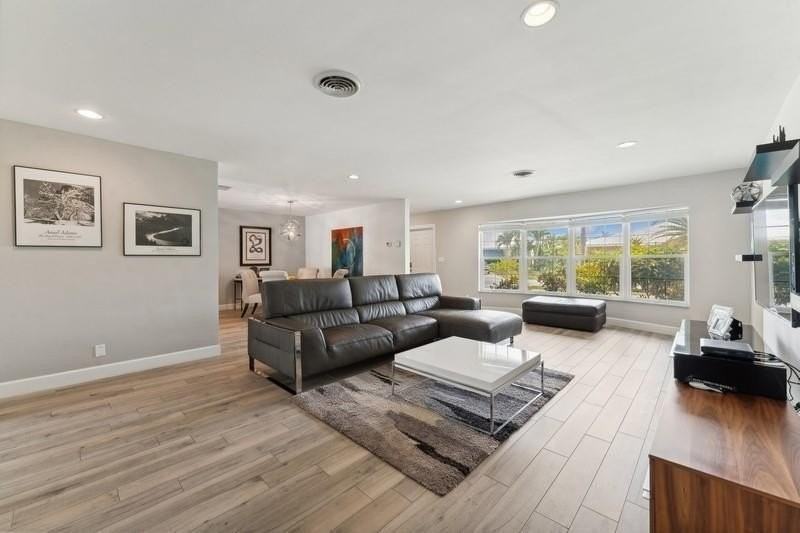 13 Little Harbor Way - Photo 7 of 32