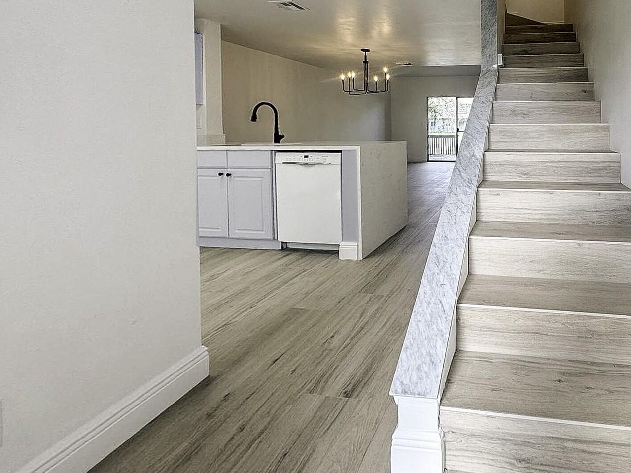 153 Sw 3rd St - Photo 5 of 32