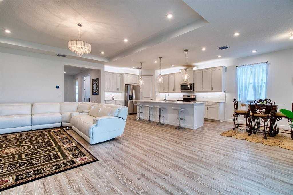 10407 Sw Aquila Way - Photo 7 of 50