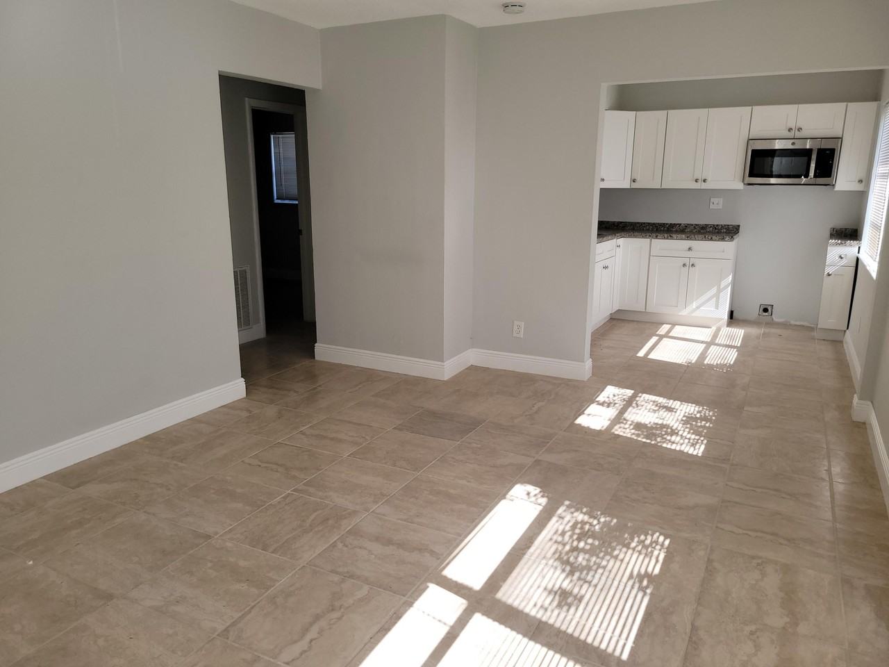 651 Ne 46th Ct - Photo 2 of 7