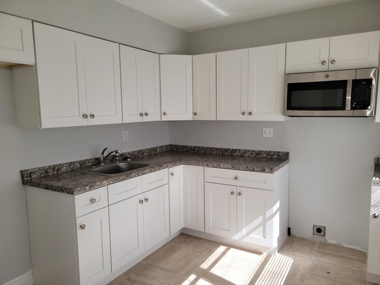 651 Ne 46th Ct - Photo 4 of 7