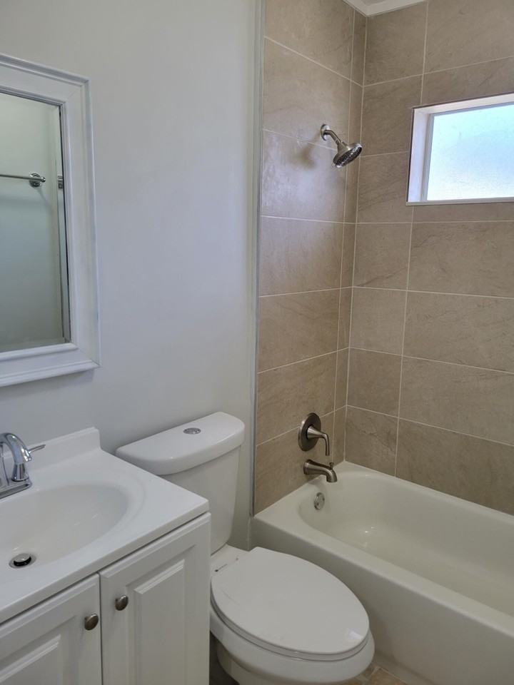 651 Ne 46th Ct - Photo 7 of 7
