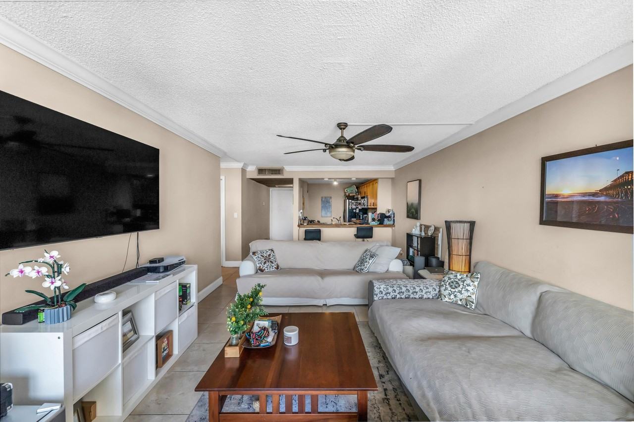 6 Royal Palm Way #307 - Photo 2 of 13