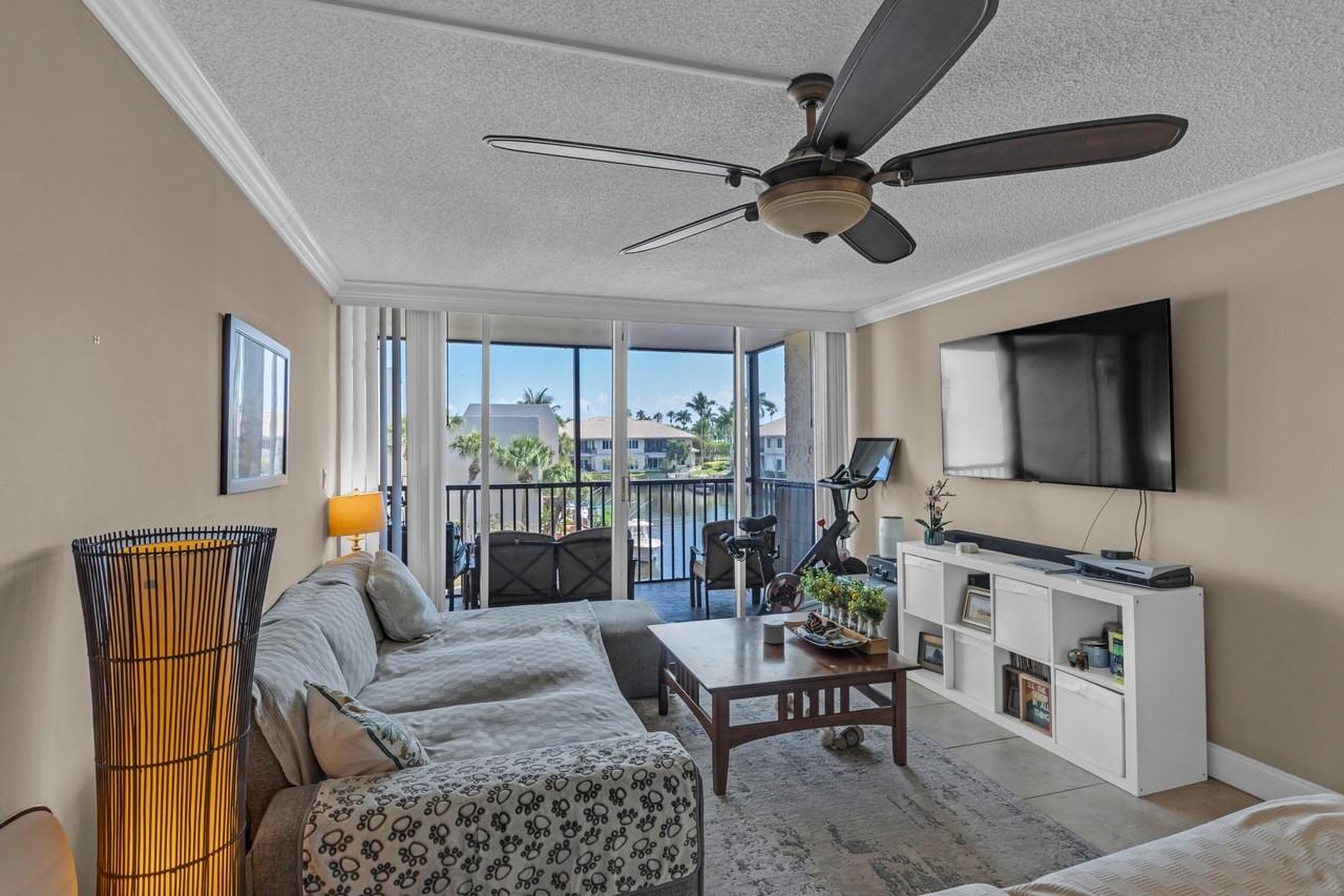6 Royal Palm Way #307 - Photo 3 of 13