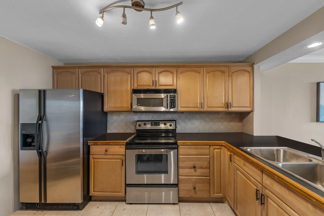 6 Royal Palm Way #307 - Photo 5 of 13