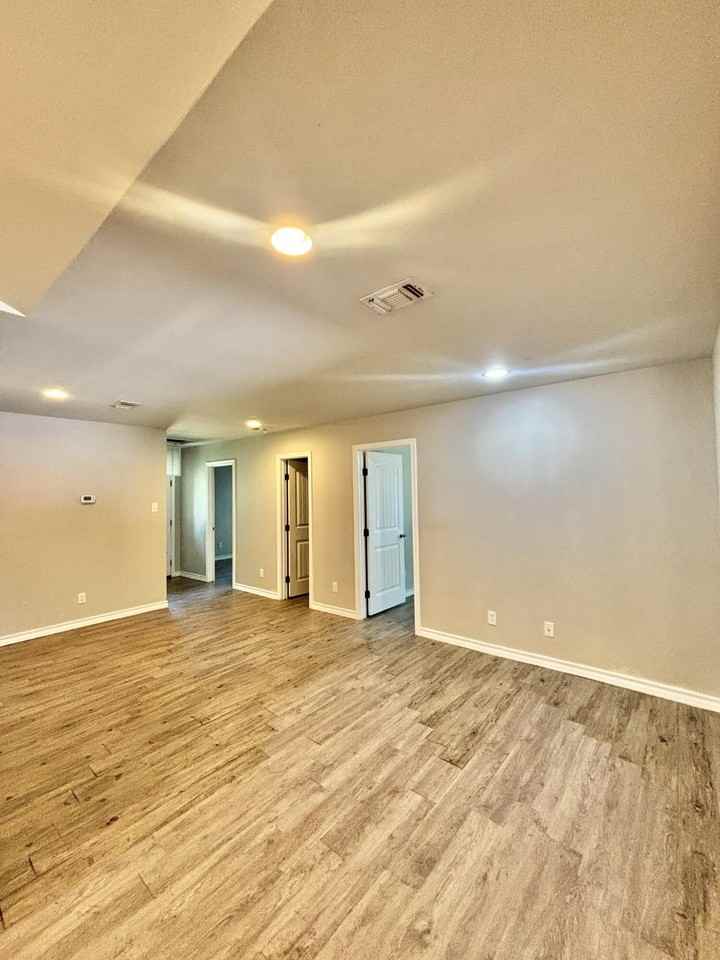 2213 Johnson Ave - Photo 5 of 11
