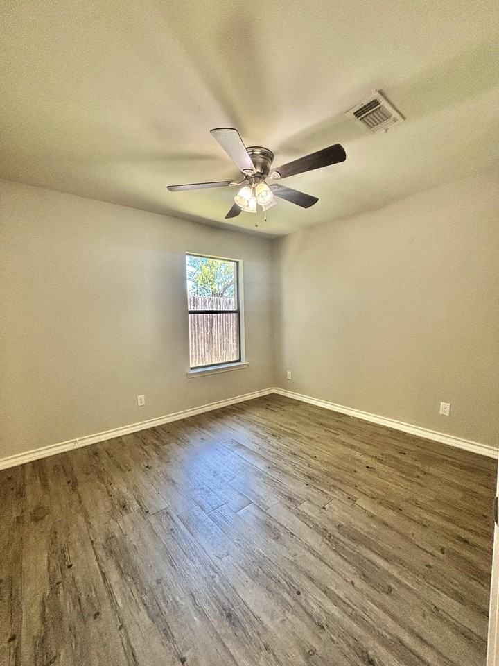 2213 Johnson Ave - Photo 6 of 11