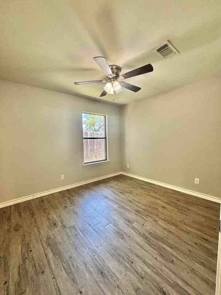 2205 Johnson Ave - Photo 6 of 11